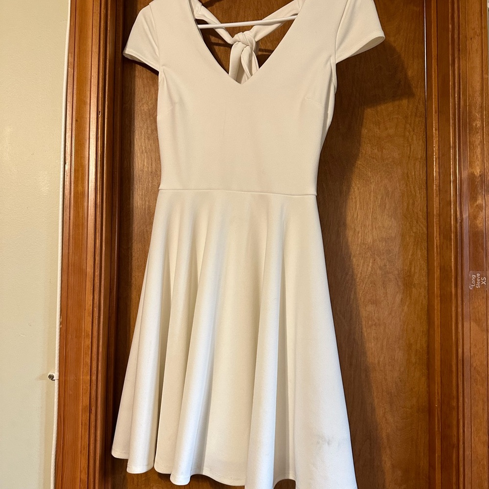 White dress size 1/2 B.Darlin